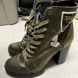 Steve Madden women combat boots size 11
